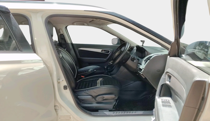 2017 Maruti Vitara Brezza ZDI PLUS, Diesel, Manual, 1,38,776 km, interior