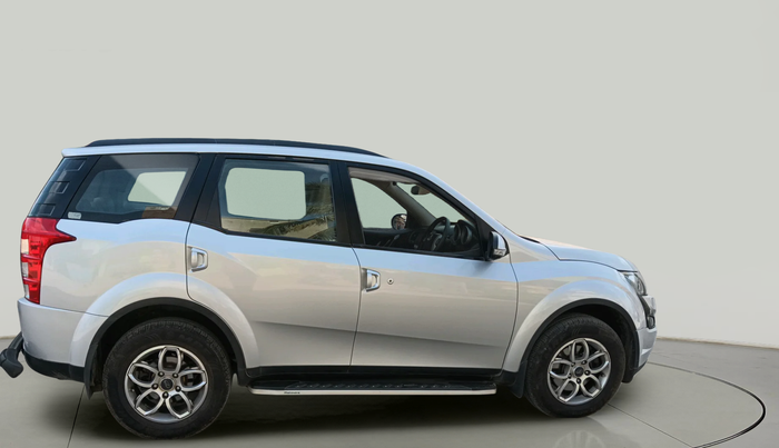 2017 Mahindra XUV500 W6, Diesel, Manual, 73,475 km, exterior