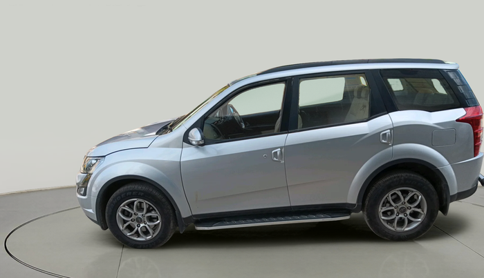 2017 Mahindra XUV500 W6, Diesel, Manual, 73,475 km, exterior