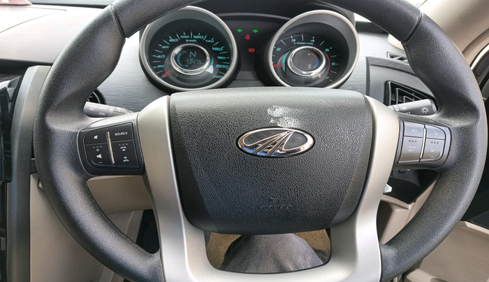 2017 Mahindra XUV500 W6, Diesel, Manual, 73,475 km, interior