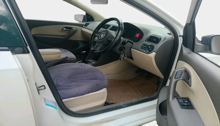 2011 Volkswagen Vento TRENDLINE 1.6, Petrol, Manual, 63,263 km, interior
