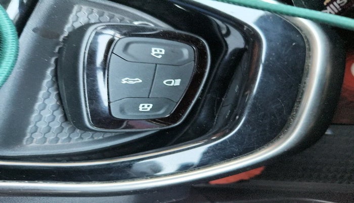 2022 Tata Safari XT PLUS, Diesel, Manual, 42,014 km, interior