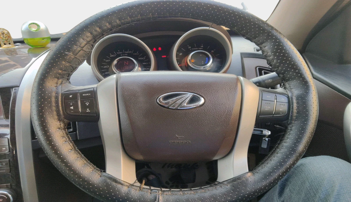 2013 Mahindra XUV500 W8, Diesel, Manual, 1,13,816 km, interior