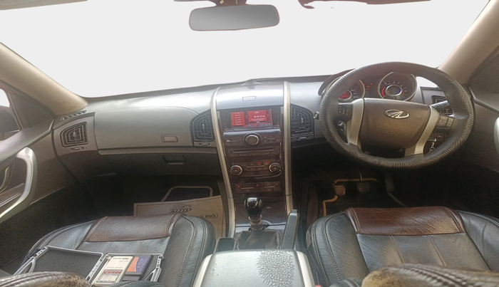 2013 Mahindra XUV500 W8, Diesel, Manual, 2,36,884 km, interior