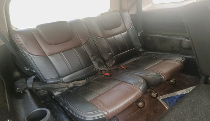 2013 Mahindra XUV500 W8, Diesel, Manual, 2,36,884 km, interior