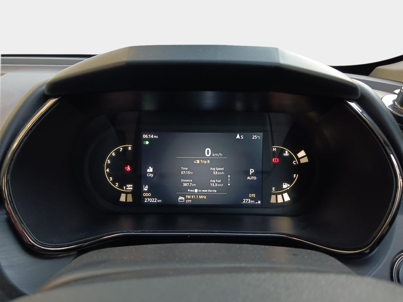 2023 Tata Safari XZA PLUS O ADVENTURE, Diesel, Automatic, 27,500 km, interior