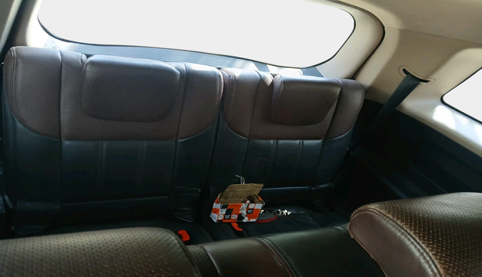 2015 Mahindra XUV500 W8, Diesel, Manual, 62,000 km, interior