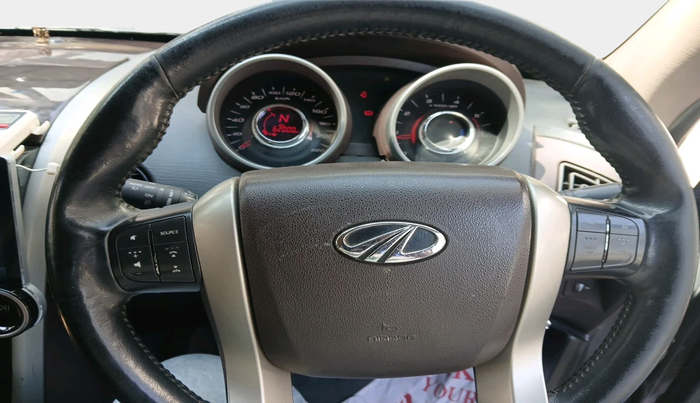 2015 Mahindra XUV500 W8, Diesel, Manual, 62,000 km, interior