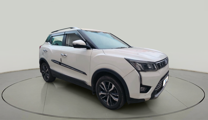 2019 Mahindra XUV300 W8 (O) 1.5 DIESEL AMT, Diesel, Automatic, 89,438 km, exterior