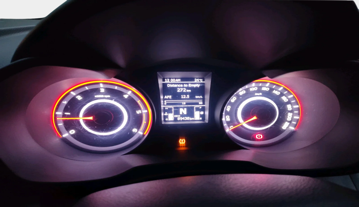 2019 Mahindra XUV300 W8 (O) 1.5 DIESEL AMT, Diesel, Automatic, 89,438 km, interior