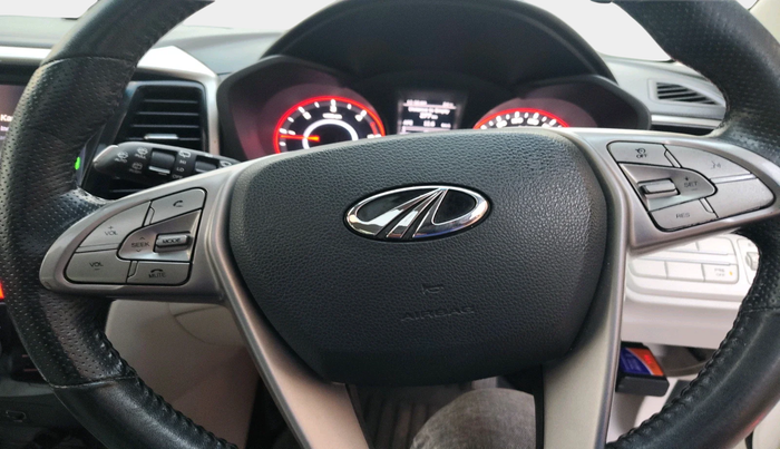 2019 Mahindra XUV300 W8 (O) 1.5 DIESEL AMT, Diesel, Automatic, 89,438 km, interior