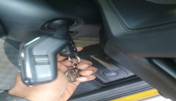 2022 Volkswagen TAIGUN COMFORTLINE 1.0 TSI MT, Petrol, Manual, 25,930 km, interior