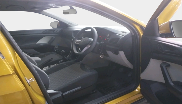 2022 Volkswagen TAIGUN COMFORTLINE 1.0 TSI MT, Petrol, Manual, 25,930 km, interior