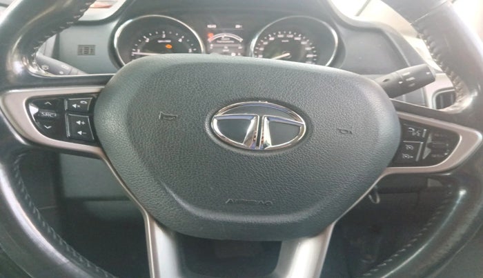 2017 Tata Hexa XTA 4X2 7 STR, Diesel, Automatic, 1,24,332 km, interior