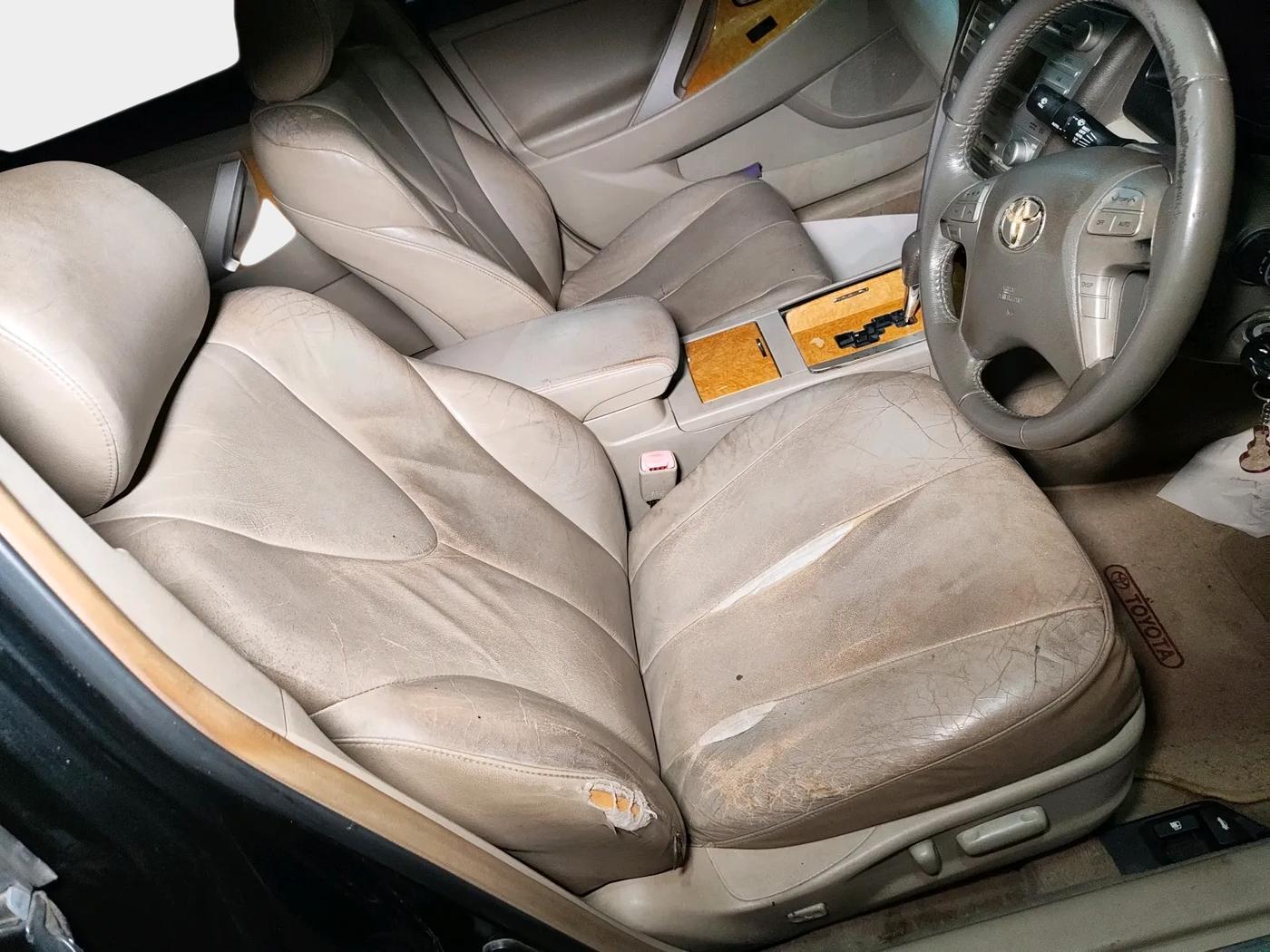 2010 Toyota Camry W4 AT, Petrol, Automatic, 1,20,811 km, interior
