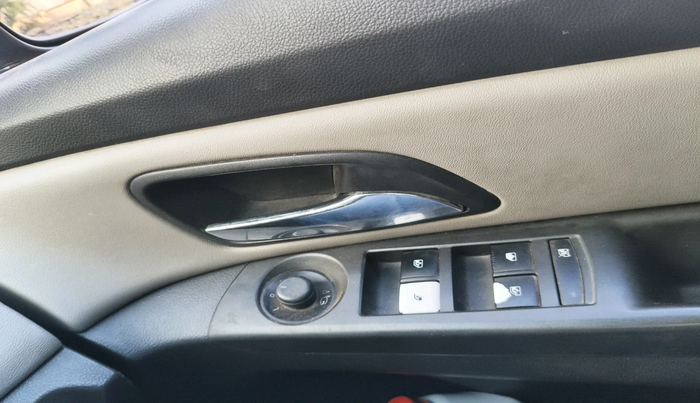 2012 Chevrolet Cruze LTZ, Diesel, Manual, 1,31,653 km, interior