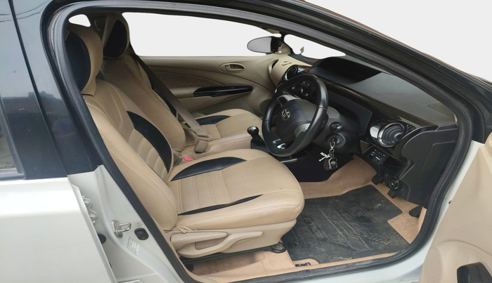 2019 Toyota Etios Liva VX DUAL TONE, Petrol, Manual, 50,434 km, interior
