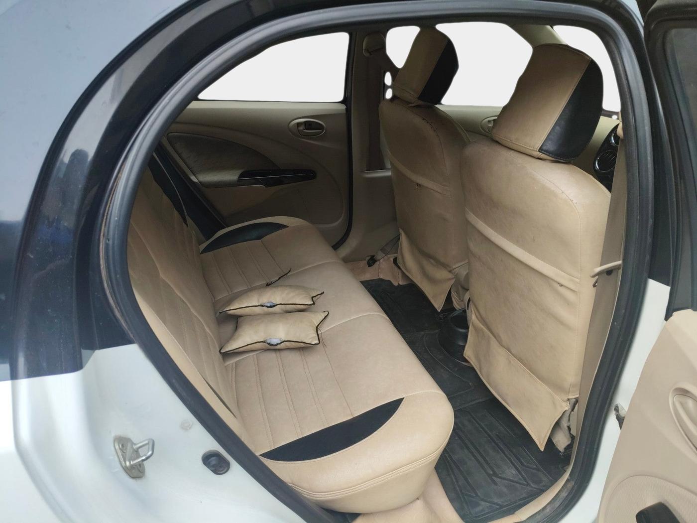 2019 Toyota Etios Liva VX DUAL TONE, Petrol, Manual, 50,434 km, interior