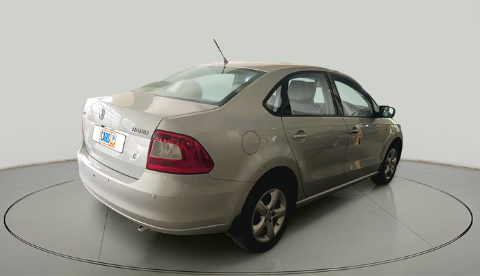 2013 Skoda Rapid AMBITION 1.6 MPI MT, Petrol, Manual, 57,471 km, exterior