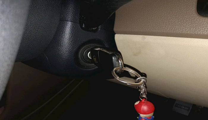 2013 Skoda Rapid AMBITION 1.6 MPI MT, Petrol, Manual, 57,471 km, interior