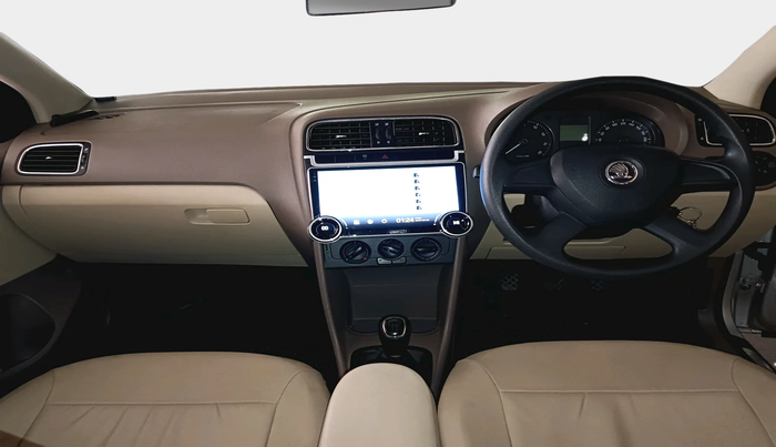 2013 Skoda Rapid AMBITION 1.6 MPI MT, Petrol, Manual, 57,471 km, interior