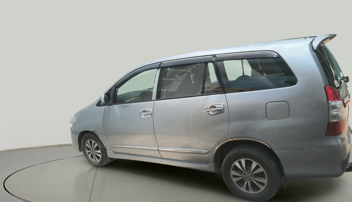 2015 Toyota Innova 2.5 VX 8 STR, Diesel, Manual, 1,88,681 km, exterior