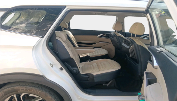 2022 KIA CARENS LUXURY PLUS 1.5 DIESEL AT 6 STR, Diesel, Automatic, 67,864 km, interior