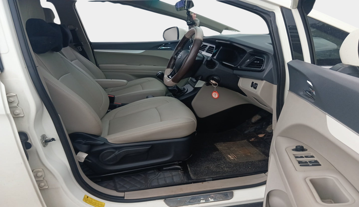 2020 Mahindra MARAZZO M8 8 STR, Diesel, Manual, 88,773 km, interior