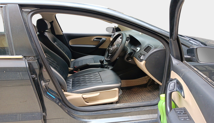 2015 Volkswagen Polo HIGHLINE1.2L, Petrol, Manual, 57,348 km, interior