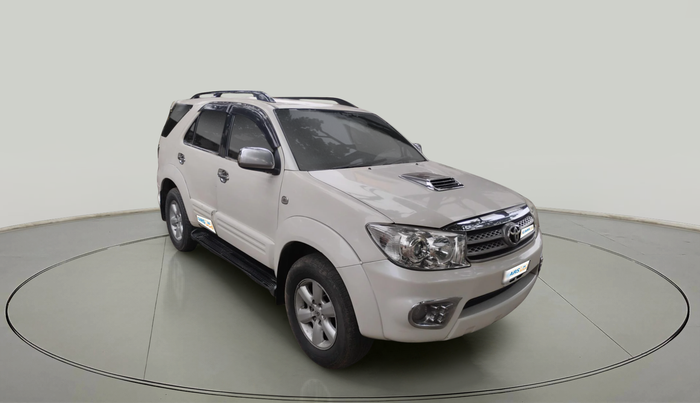 2010 Toyota Fortuner 3.0 4X4 MT, Diesel, Manual, 1,44,584 km, exterior