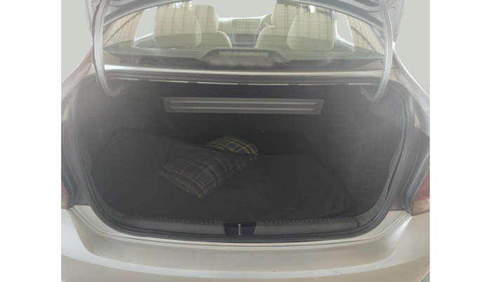 2015 Volkswagen Vento HIGHLINE 1.5 AT, Diesel, Automatic, 2,19,880 km, exterior