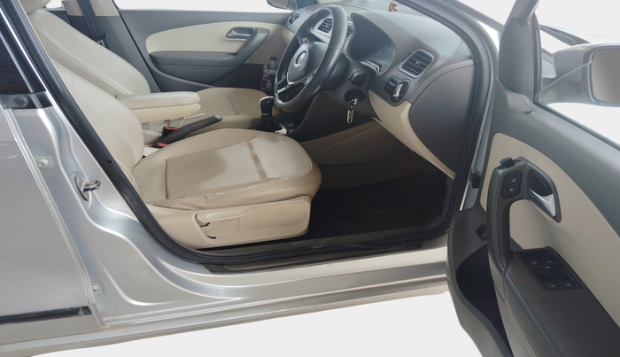 2015 Volkswagen Vento HIGHLINE 1.5 AT, Diesel, Automatic, 2,19,880 km, interior
