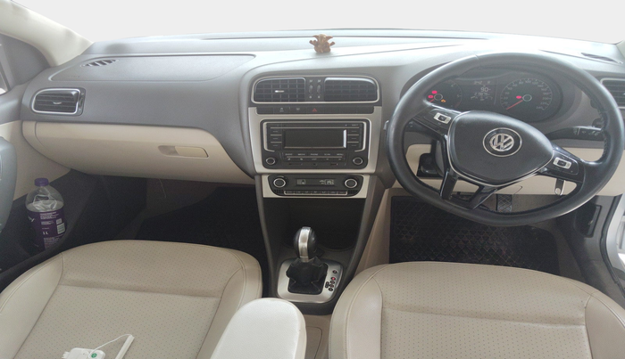 2015 Volkswagen Vento HIGHLINE 1.5 AT, Diesel, Automatic, 2,19,880 km, interior