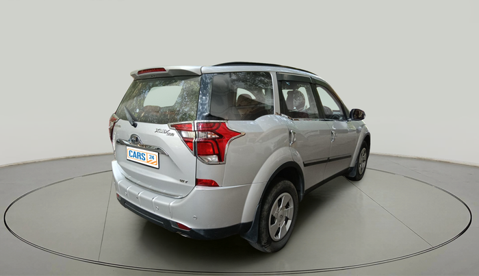 2018 Mahindra XUV500 W7, Diesel, Manual, 1,50,026 km, exterior