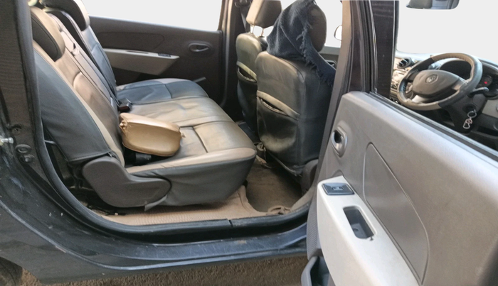 2015 Renault Lodgy 110 PS RXL 8STR, Diesel, Manual, 1,13,483 km, interior