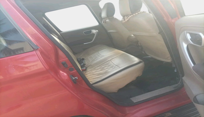 2018 Mahindra TUV300 T8, Diesel, Manual, 1,03,021 km, interior