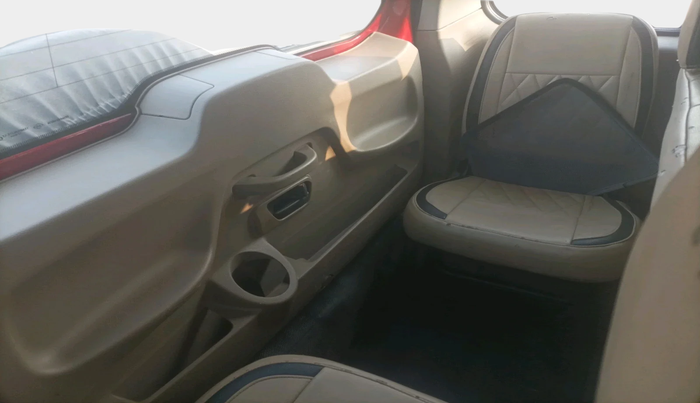 2018 Mahindra TUV300 T8, Diesel, Manual, 1,03,021 km, interior