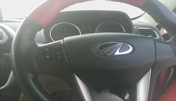 2018 Mahindra TUV300 T8, Diesel, Manual, 1,03,021 km, interior