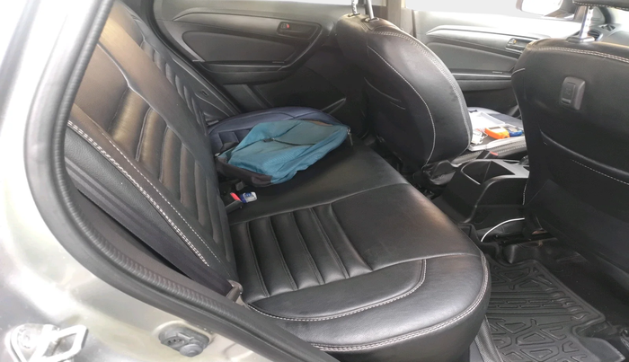 2018 Maruti Vitara Brezza VDI, Diesel, Manual, 1,39,536 km, interior