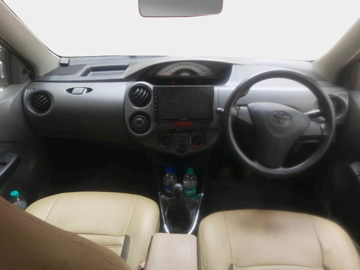2012 Toyota Etios Liva G, Petrol, Manual, 84,237 km, interior