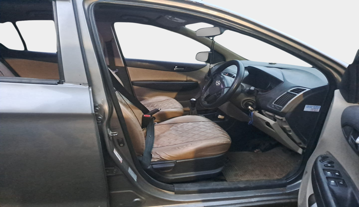 2013 Hyundai i20 SPORTZ 1.2, Petrol, Manual, 1,00,413 km, interior