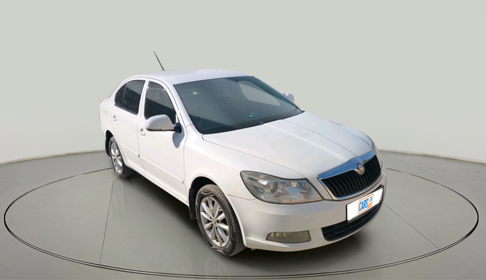 2010 Skoda Laura AMBIENTE 2.0 TDI CR MT, Diesel, Manual, 94,380 km, exterior