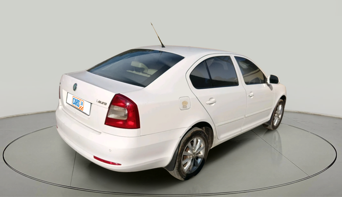 2010 Skoda Laura AMBIENTE 2.0 TDI CR MT, Diesel, Manual, 94,380 km, exterior