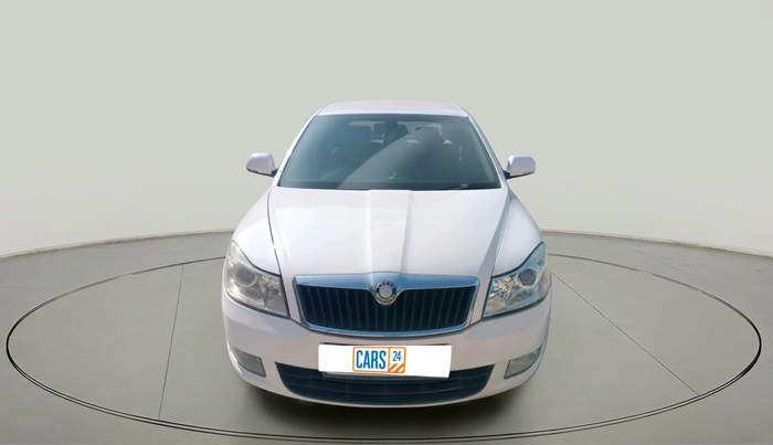 2010 Skoda Laura AMBIENTE 2.0 TDI CR MT, Diesel, Manual, 94,380 km, exterior