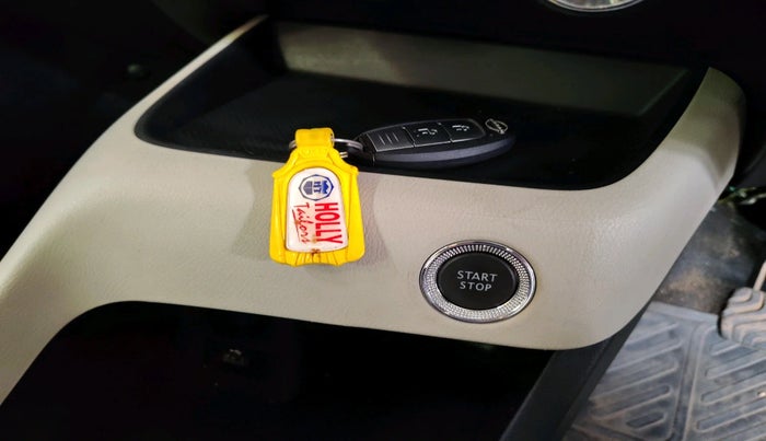 2023 Nissan MAGNITE XV MT, Petrol, Manual, 5,558 km, interior