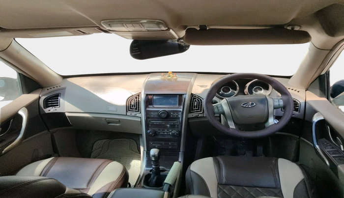 2013 Mahindra XUV500 W8, Diesel, Manual, 1,81,984 km, interior