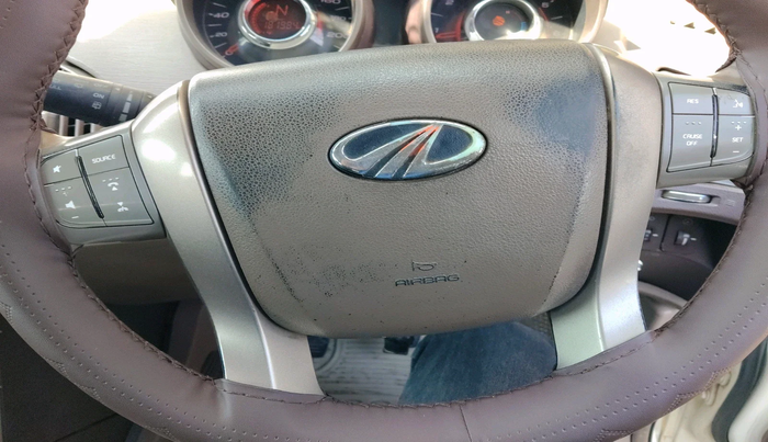 2013 Mahindra XUV500 W8, Diesel, Manual, 1,81,984 km, interior