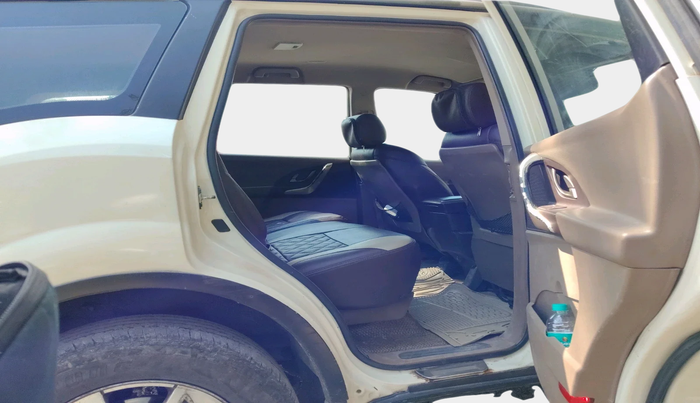 2013 Mahindra XUV500 W8, Diesel, Manual, 1,81,984 km, interior