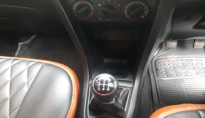 2014 Maruti Swift VXI, Petrol, Manual, 42,433 km, interior