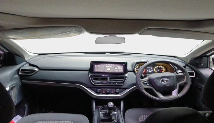 2023 Tata Harrier XM SUNROOF 2.0L KRYOTEC, Diesel, Manual, 28,162 km, interior